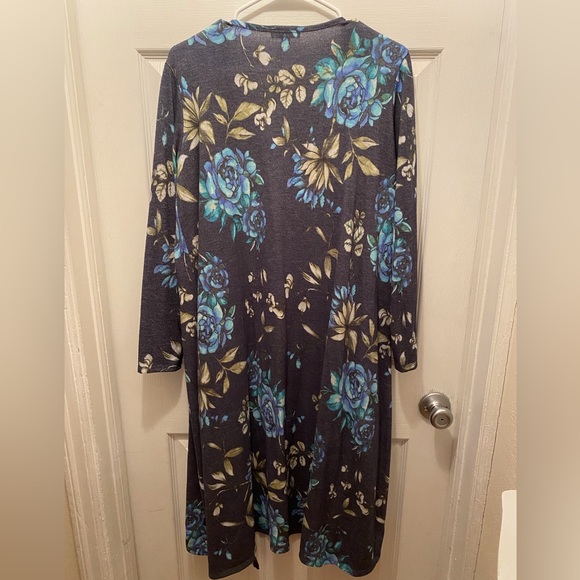 LulaRoe Sarah Cardigan - Picture 1 of 4